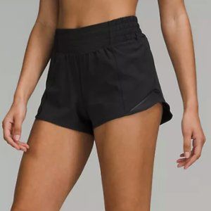 Lululemon Hotty Hot Low-Rise Lined Short 2.5"